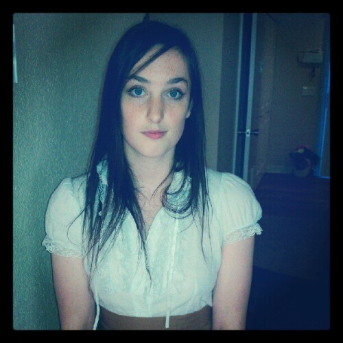aaa-white-shirt-dbb2bc8c0b5211e2b19422000a1e9dd4_781be2ad595368294.jpg