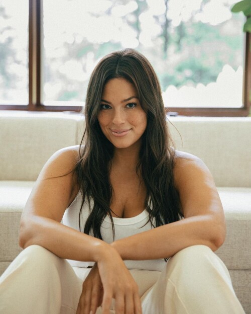 ashleygraham_367371698_18385347838028967_5545463014137199885_n899e1ac3fe5f5c07.md.jpg