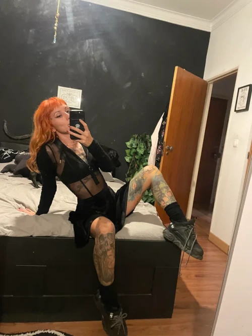 changed-my-hair-color-like-v0-hfvcw8tzvkpb1d29cc8b06bf18933.webp