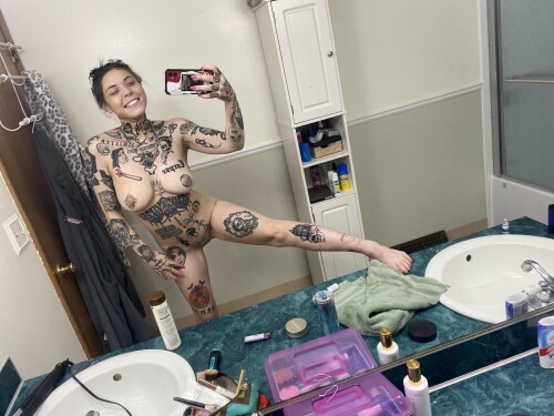 gonewild-showing-off-my-new-tats-wclOLK4cea00911e200582.jpg