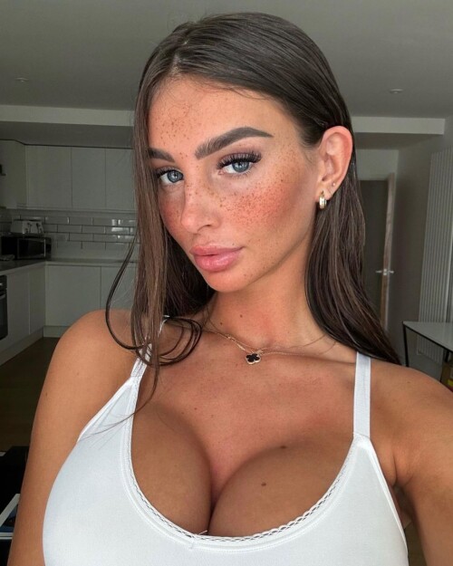 maddycheary-32491632c7f2112a00.md.jpg