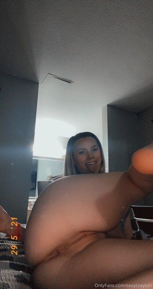 sexytaaylorr Nude Leaked Onlyfans Photo