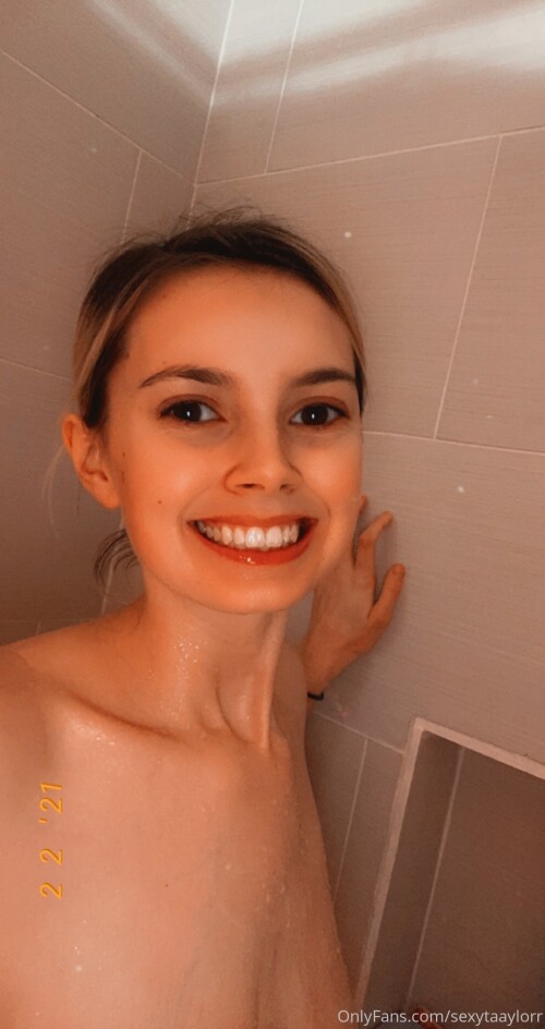 sexytaaylorr Nude Leaked Onlyfans Photo