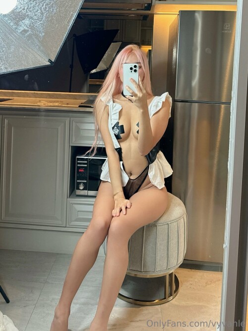 Vyvan Le Nude Leaked Onlyfans Photo