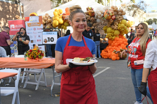Denise Richards Photo 1