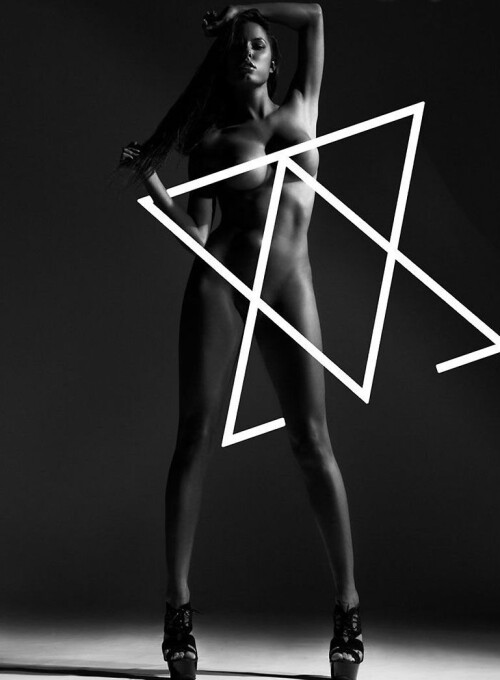 0810011559000_004_Constance-Nunes-nude-leaked-sexy-topless-cleavaged045f1381b4d6482.md.jpg