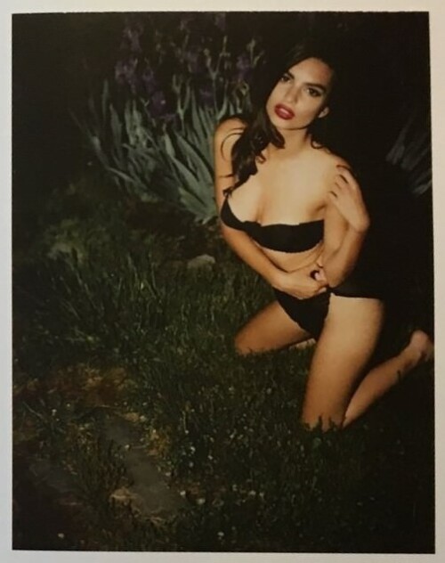 Emily Ratajkowski Photo 1