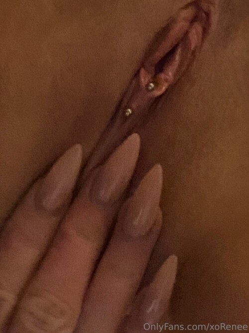 Renee Olstead / xoreneeo Nude Leaked Onlyfans Photo