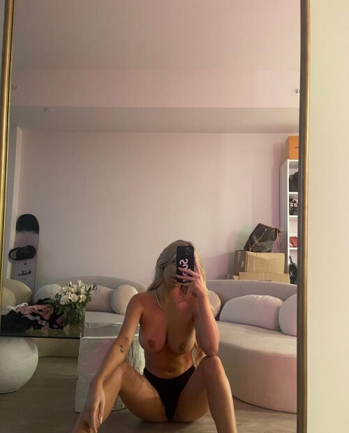 Alexis Elliott Nude Leaked Onlyfans Photo Alexis Elliott Nude Leaked Onlyfans Photo