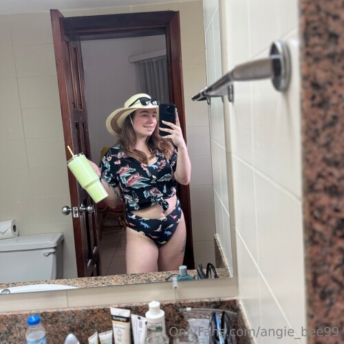 angie_bee99 Nude Leaked Onlyfans Photo