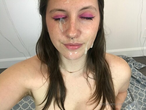 Embereon / queenburr / Queen Burr Nude Leaked Onlyfans Photo Embereon / queenburr / Queen Burr Nude Leaked Onlyfans Photo