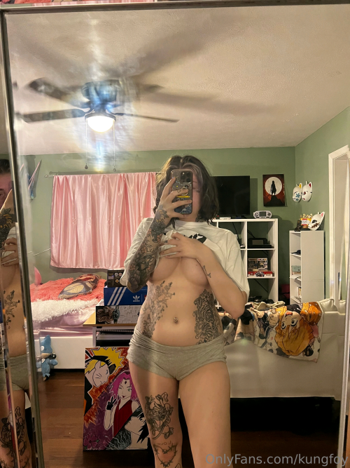 Kungfoy/Emily Foy Nude Leaked Onlyfans Photo Kungfoy/Emily Foy Nude Leaked Onlyfans Photo