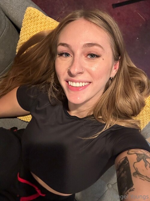 Angel Youngs / angelyoungsxxx Nude Leaked Onlyfans Photo Angel Youngs / angelyoungsxxx Nude Leaked Onlyfans Photo