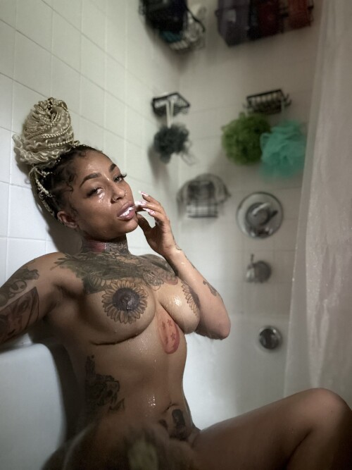 helloomcfly/ishues Nude Leaked Onlyfans Photo