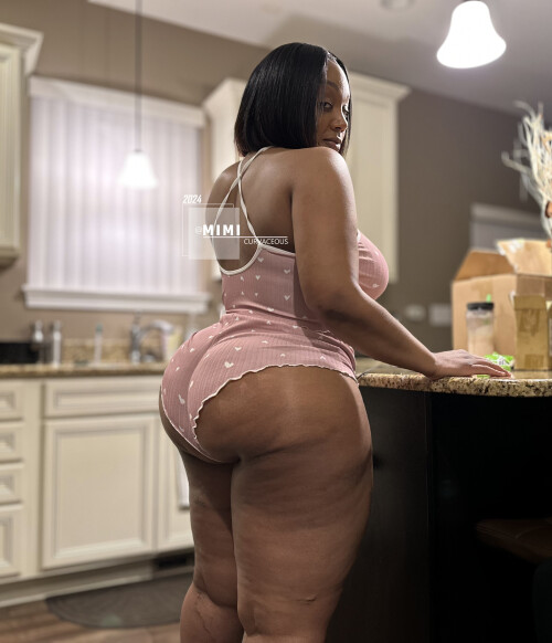 Mimi curvaceous  aka Thick Red Thickred3x Aka Caramel Cakes Nude Leaked Onlyfans Photo