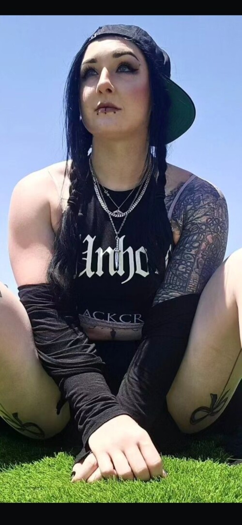 Goth muscle mommy / roxxymission Nude Leaked Onlyfans Photo Goth muscle mommy / roxxymission Nude Leaked Onlyfans Photo