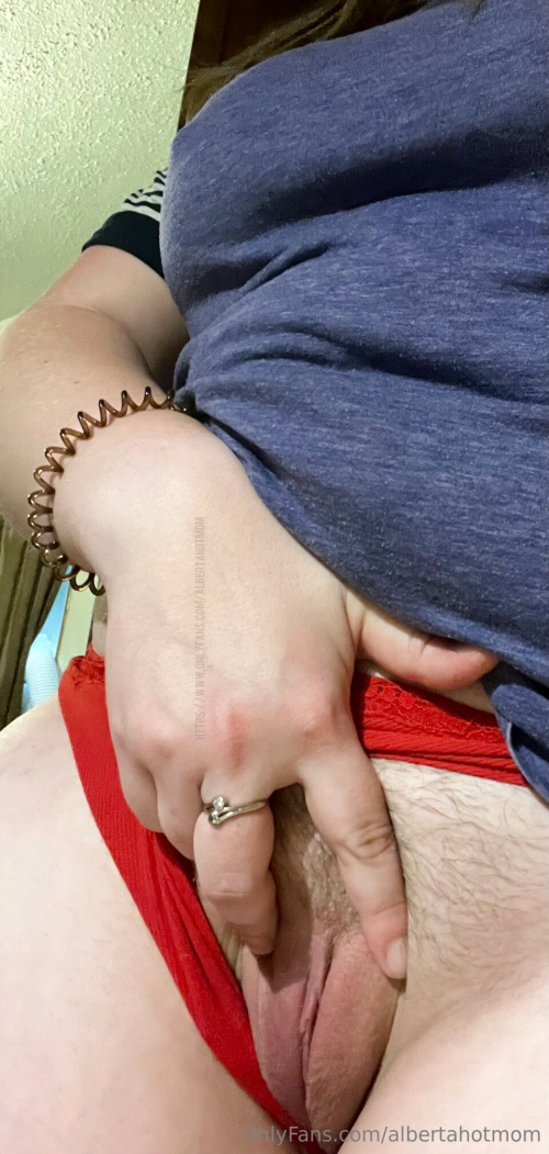albertahotmom Nude Leaked Onlyfans Photo albertahotmom Nude Leaked Onlyfans Photo