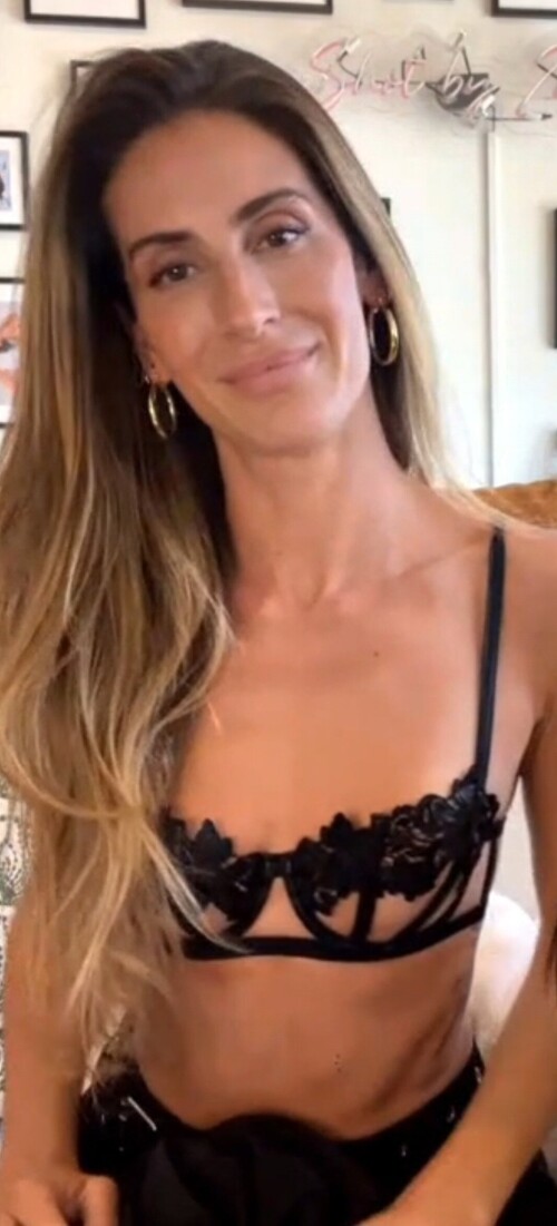 ArtwithKay Kaylee Ricciardi Nude Leaked Onlyfans Photo ArtwithKay Kaylee Ricciardi Nude Leaked Onlyfans Photo