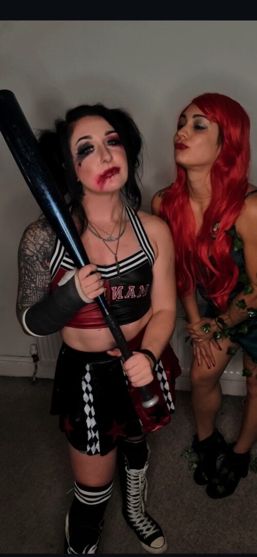 Goth muscle mommy / roxxymission Nude Leaked Onlyfans Photo Goth muscle mommy / roxxymission Nude Leaked Onlyfans Photo