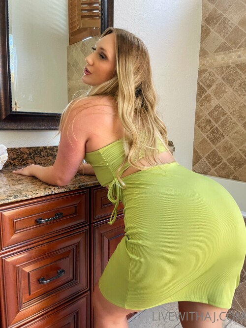 AJ Applegate Nude Leaked Onlyfans Photo AJ Applegate Nude Leaked Onlyfans Photo