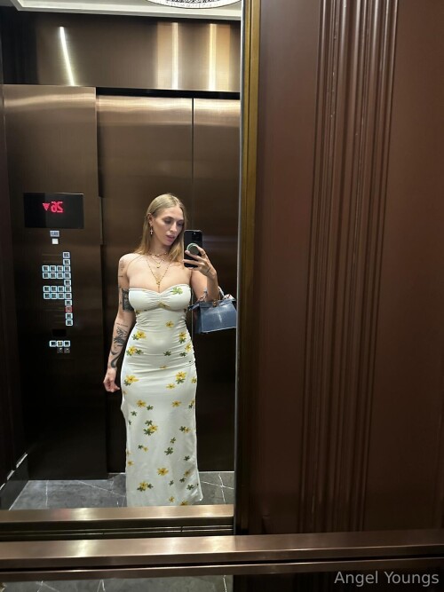 Angel Youngs / angelyoungsxxx Nude Leaked Onlyfans Photo Angel Youngs / angelyoungsxxx Nude Leaked Onlyfans Photo