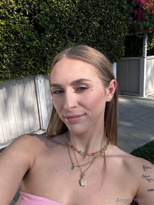 Angel Youngs / angelyoungsxxx Nude Leaked Onlyfans Photo Angel Youngs / angelyoungsxxx Nude Leaked Onlyfans Photo