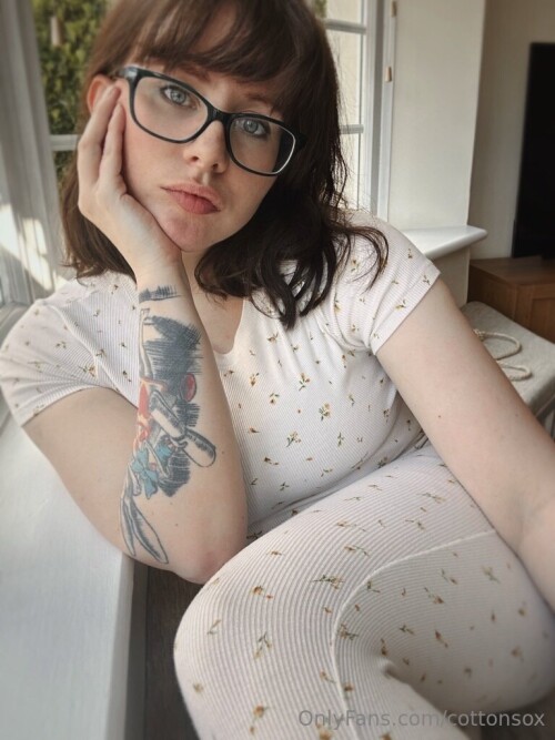 Alice Cotton Sox | Alicewinterhold Nude Leaked Onlyfans Photo Alice Cotton Sox | Alicewinterhold Nude Leaked Onlyfans Photo