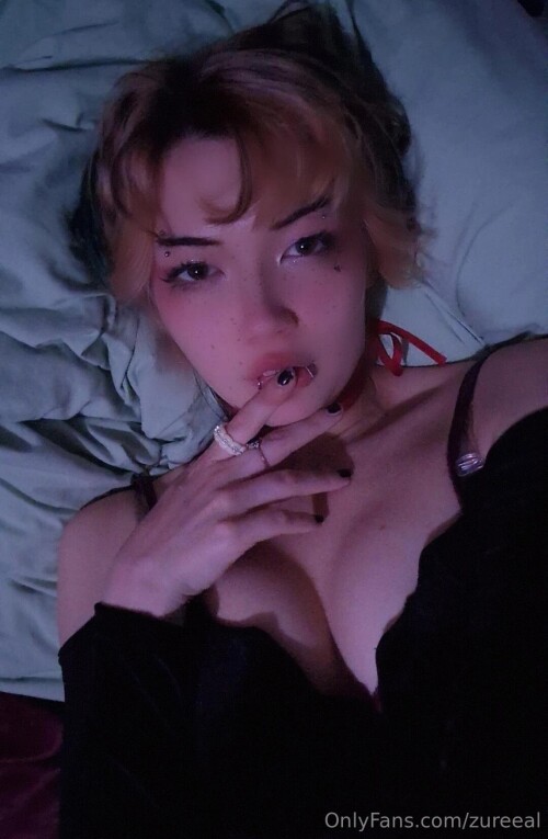 Zureeal Nude Leaked Onlyfans Photo
