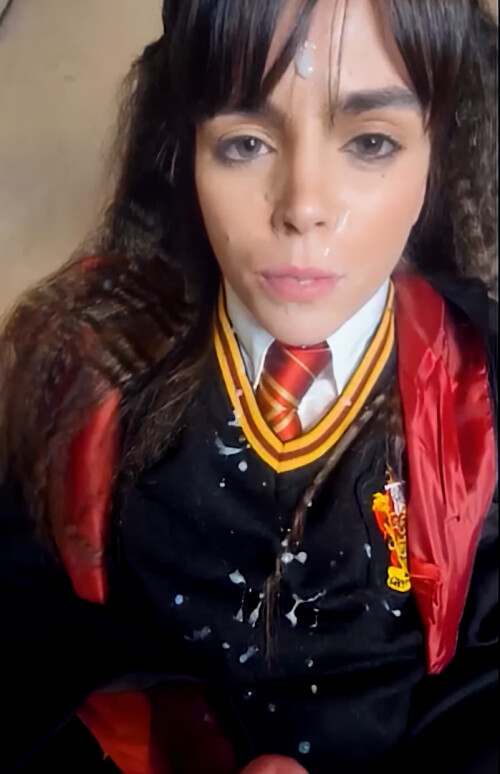 Littleleah100 Nude Leaked Onlyfans Photo