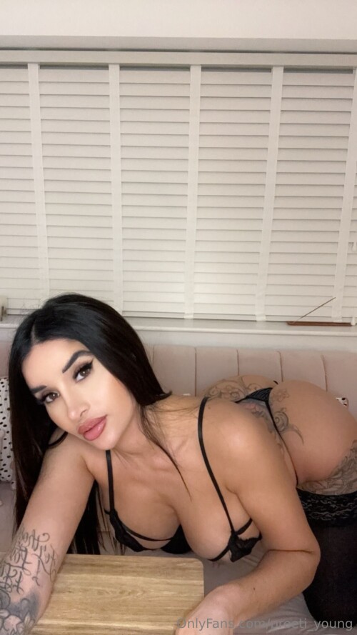 Preeti and Priya Indian Twins Nude Leaked Onlyfans Photo