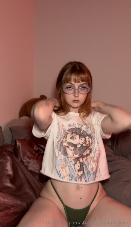 strawberrymilk_xoxo Nude Leaked Onlyfans Photo strawberrymilk_xoxo Nude Leaked Onlyfans Photo