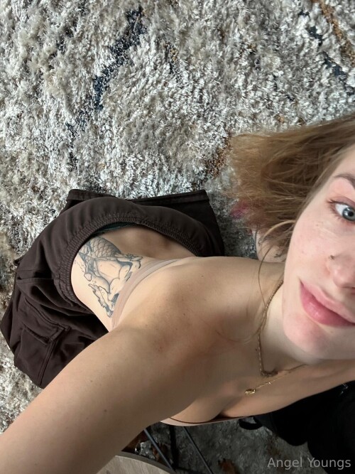 Angel Youngs / angelyoungsxxx Nude Leaked Onlyfans Photo Angel Youngs / angelyoungsxxx Nude Leaked Onlyfans Photo