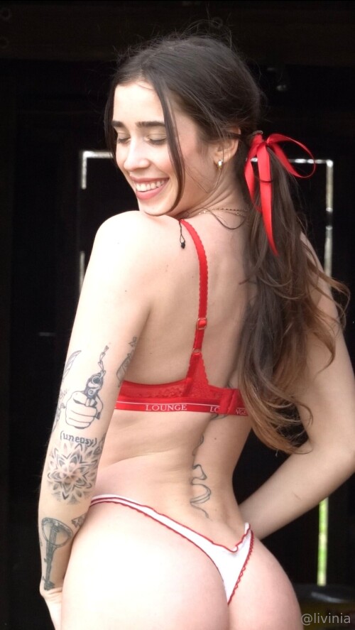 Livinia Roberts | urfavonlinesloot Nude Leaked Onlyfans Photo Livinia Roberts | urfavonlinesloot Nude Leaked Onlyfans Photo