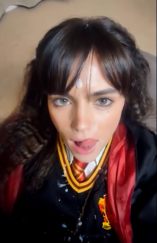 Littleleah100 Nude Leaked Onlyfans Photo