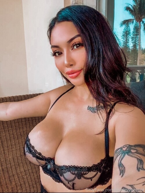 Ashley Vee / MsAshleyVee Nude Leaked Onlyfans Photo Ashley Vee / MsAshleyVee Nude Leaked Onlyfans Photo
