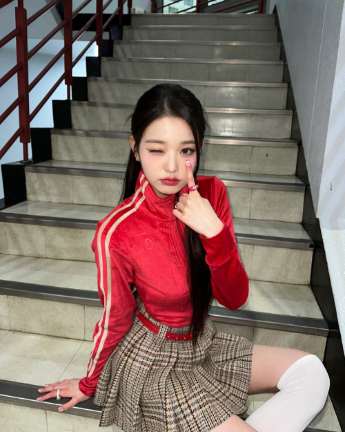 12paytf-02-230417-Wonyoung-Instagram-Update7d83bbb39a56597e.md.png