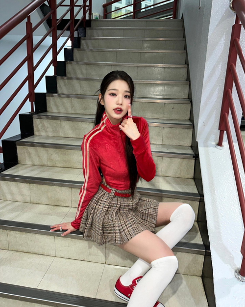 12paytf-03-230417-Wonyoung-Instagram-Updatec183c2f0dd67a6e8.md.png