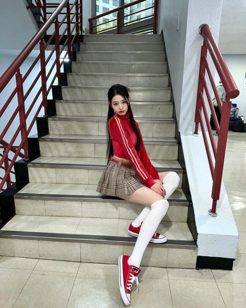 12paytf-04-230417-Wonyoung-Instagram-Update20f7e8722b7d771f.md.png
