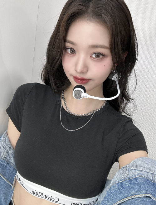 12qnlgh-01-230418-IVE_twt-Twitter-Update-__-Wonyoung0d4cbd195dcd1211.md.png