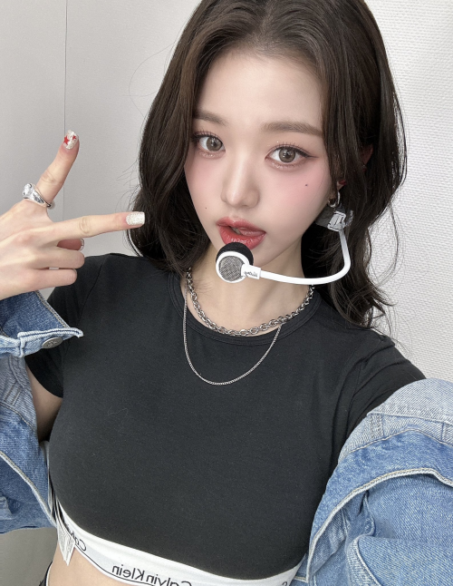12qnlgh-03-230418-IVE_twt-Twitter-Update-__-Wonyoung19771c0b9d8b7d47.md.png