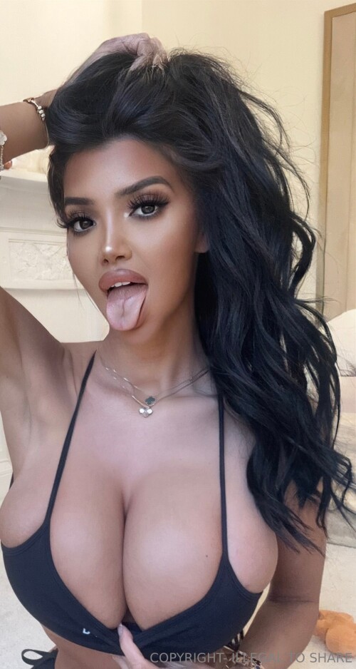 Chloe Khan Nude Leaked Onlyfans Photo