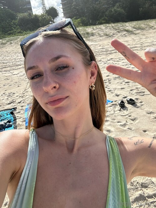 Angel Youngs / angelyoungsxxx Nude Leaked Onlyfans Photo Angel Youngs / angelyoungsxxx Nude Leaked Onlyfans Photo