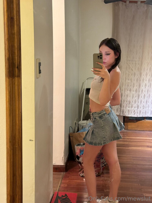 MewSlut Nude Leaked Onlyfans Photo