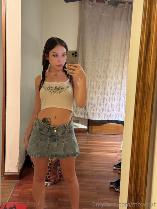 MewSlut Nude Leaked Onlyfans Photo