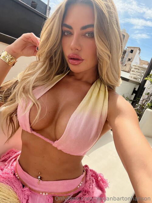 Megan Barton Hanson Nude Leaked Onlyfans Photo