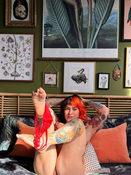 Peta Lloyd / power_midget Nude Leaked Onlyfans Photo Peta Lloyd / power_midget Nude Leaked Onlyfans Photo