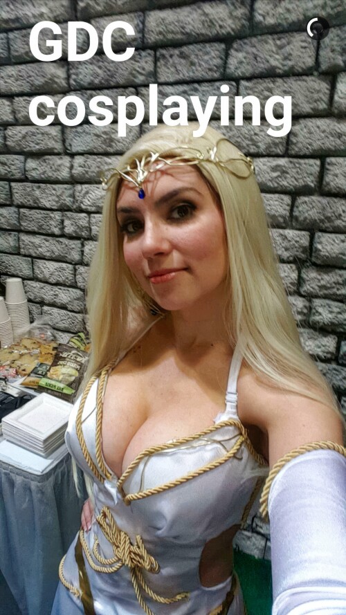 2016.03.17_Trisha-Hershberger_Snapchat_GDC-CosplayingDA142d1d5369136cae.jpg