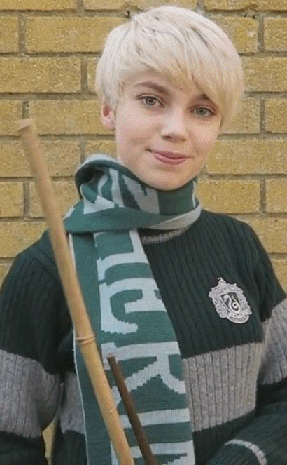 20161015-Slytherin-Quidditch-Player-02116540ddd3a38e3b7df.md.gif