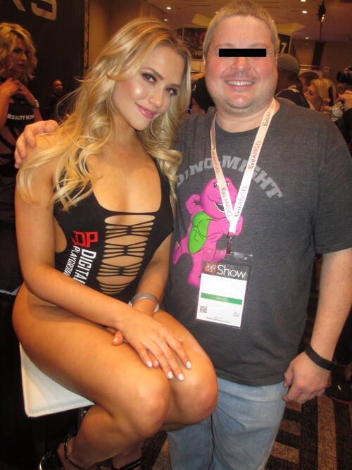 2018-AVN-Expo---Day-1-10841a1ec246af60b2.jpg