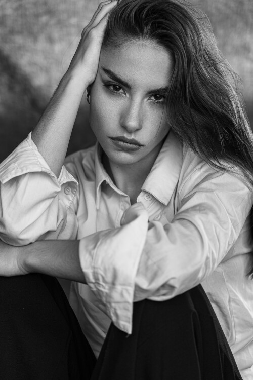 20201016_rebecca-bagnol_white-shirt_3c4f97734c9744829259471d0d04d113d4029f2bbdb8d108.jpg